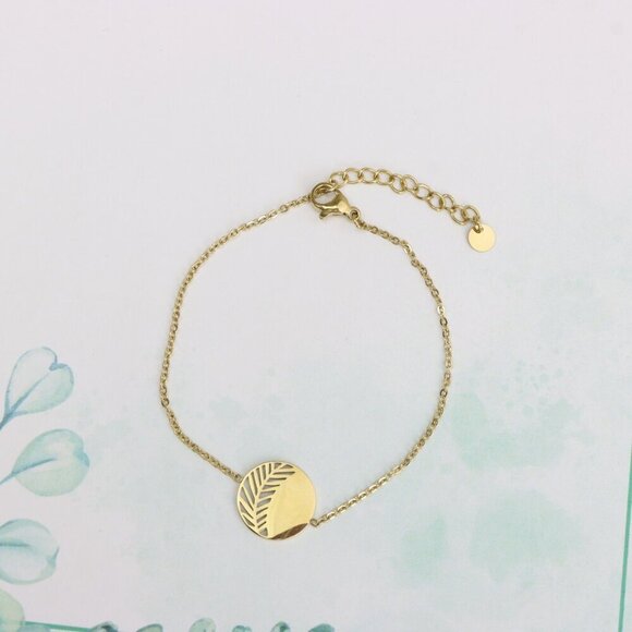 Yellow Gold Bracelet with Leaf Cutout Charm, Adjustable Size, XPBL0623 - Picture 3 of 12